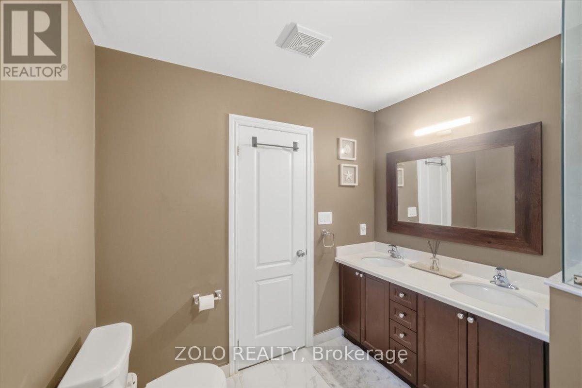 52 CLAXTON CRESCENT - 39