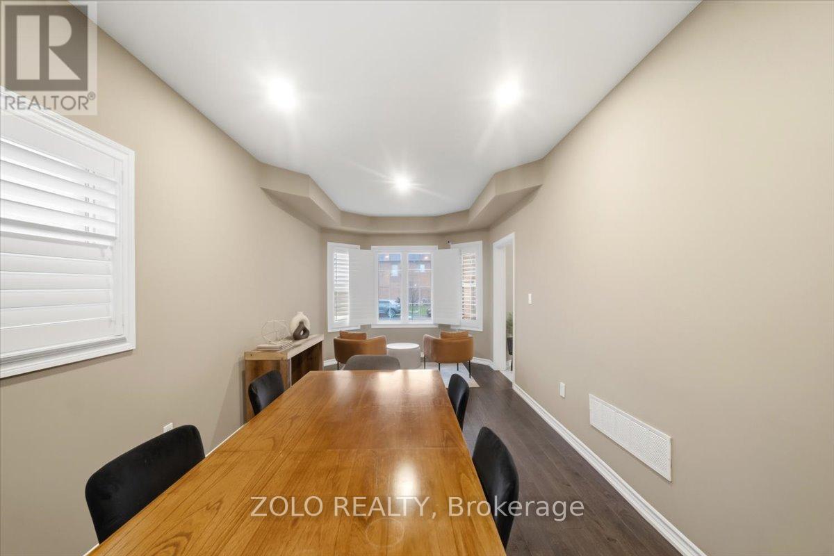 52 CLAXTON CRESCENT - 21