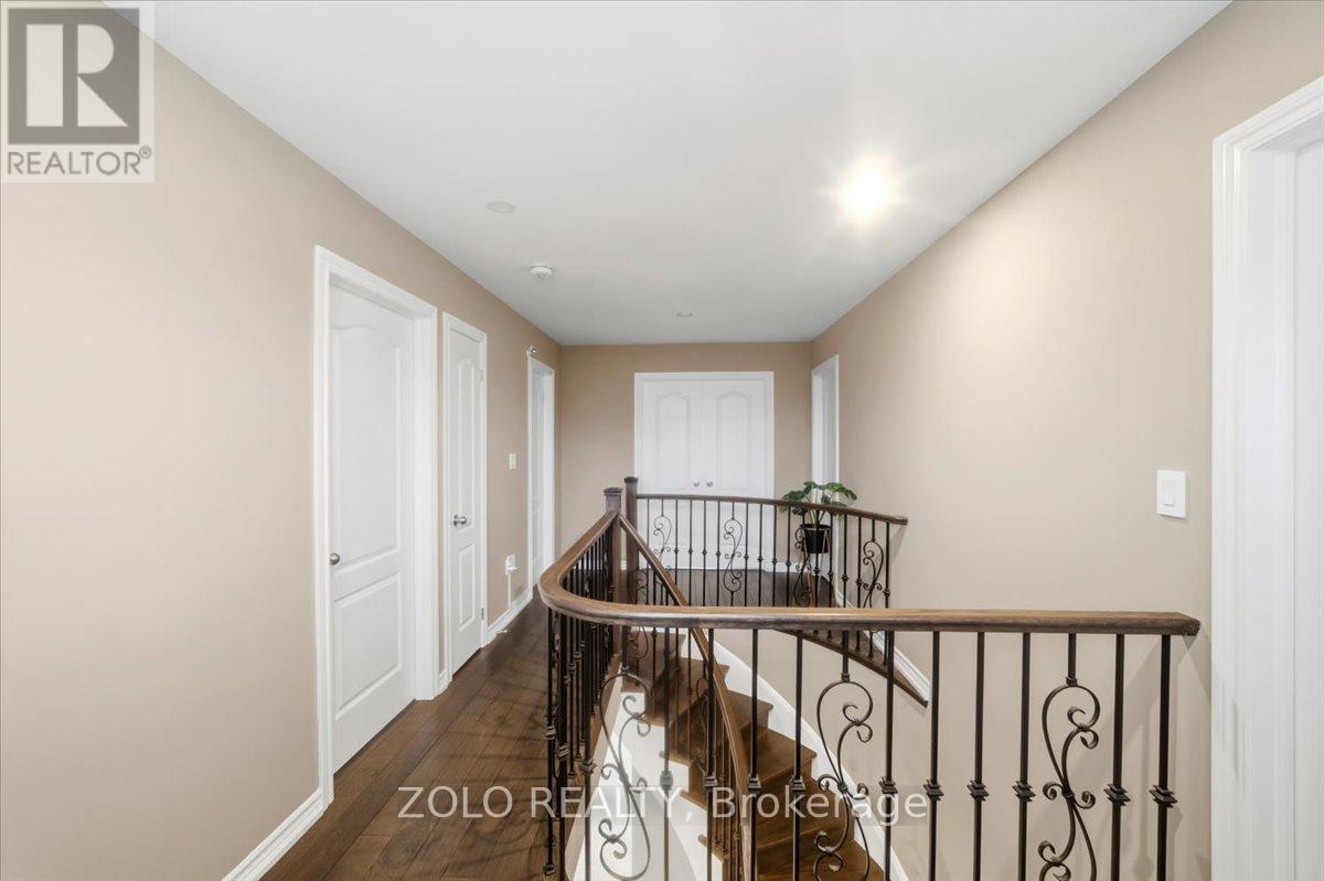 52 CLAXTON CRESCENT - 14