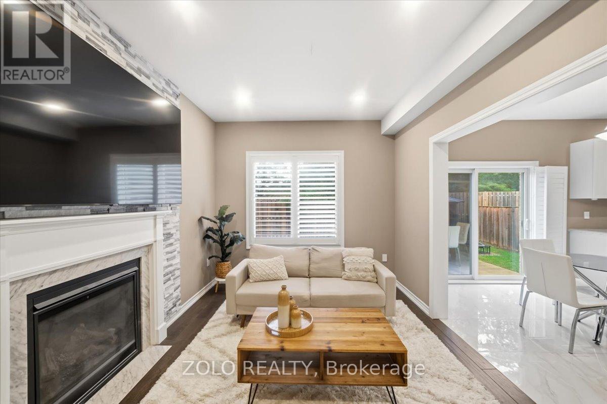 52 CLAXTON CRESCENT - 8