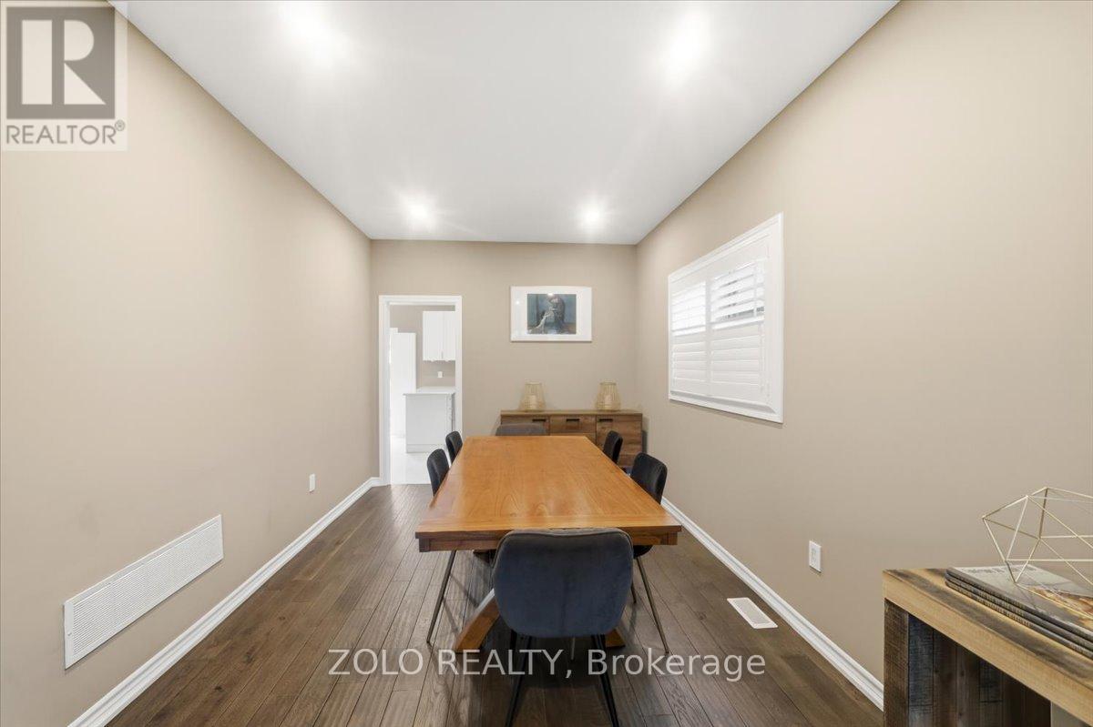 52 CLAXTON CRESCENT - 22