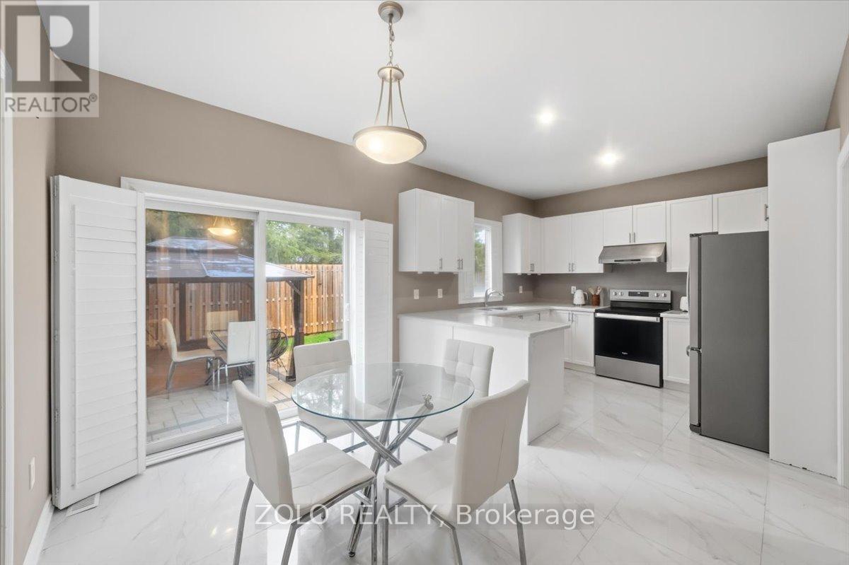 52 CLAXTON CRESCENT - 5