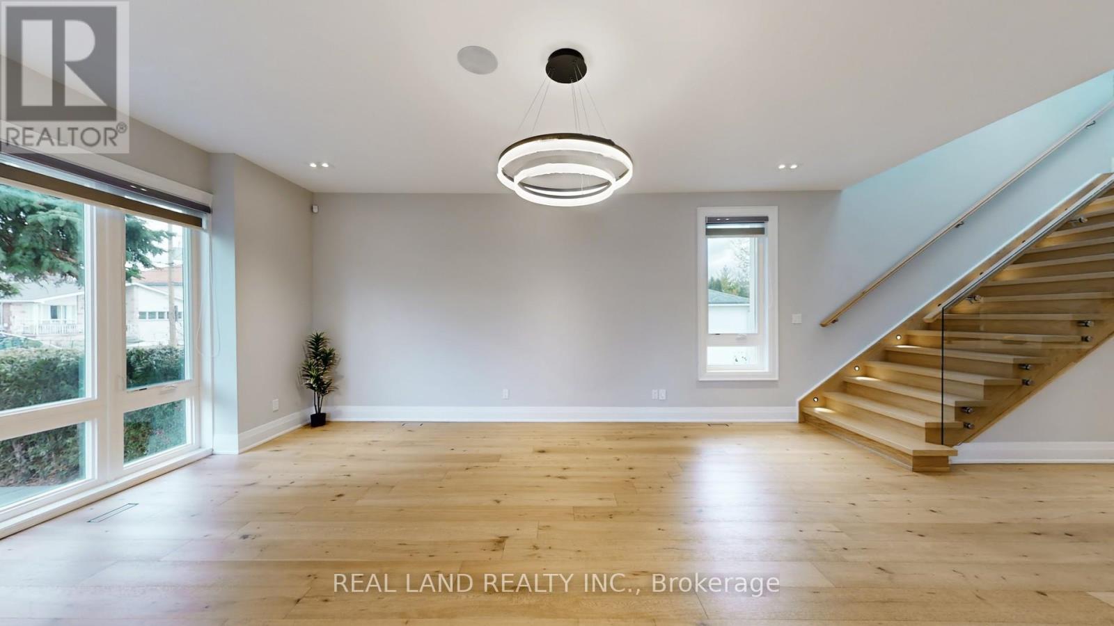 180 GOULDING AVENUE — photo 20
