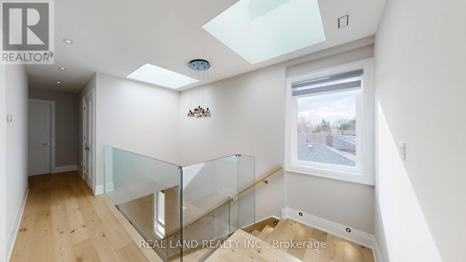 180 GOULDING AVENUE — photo 22