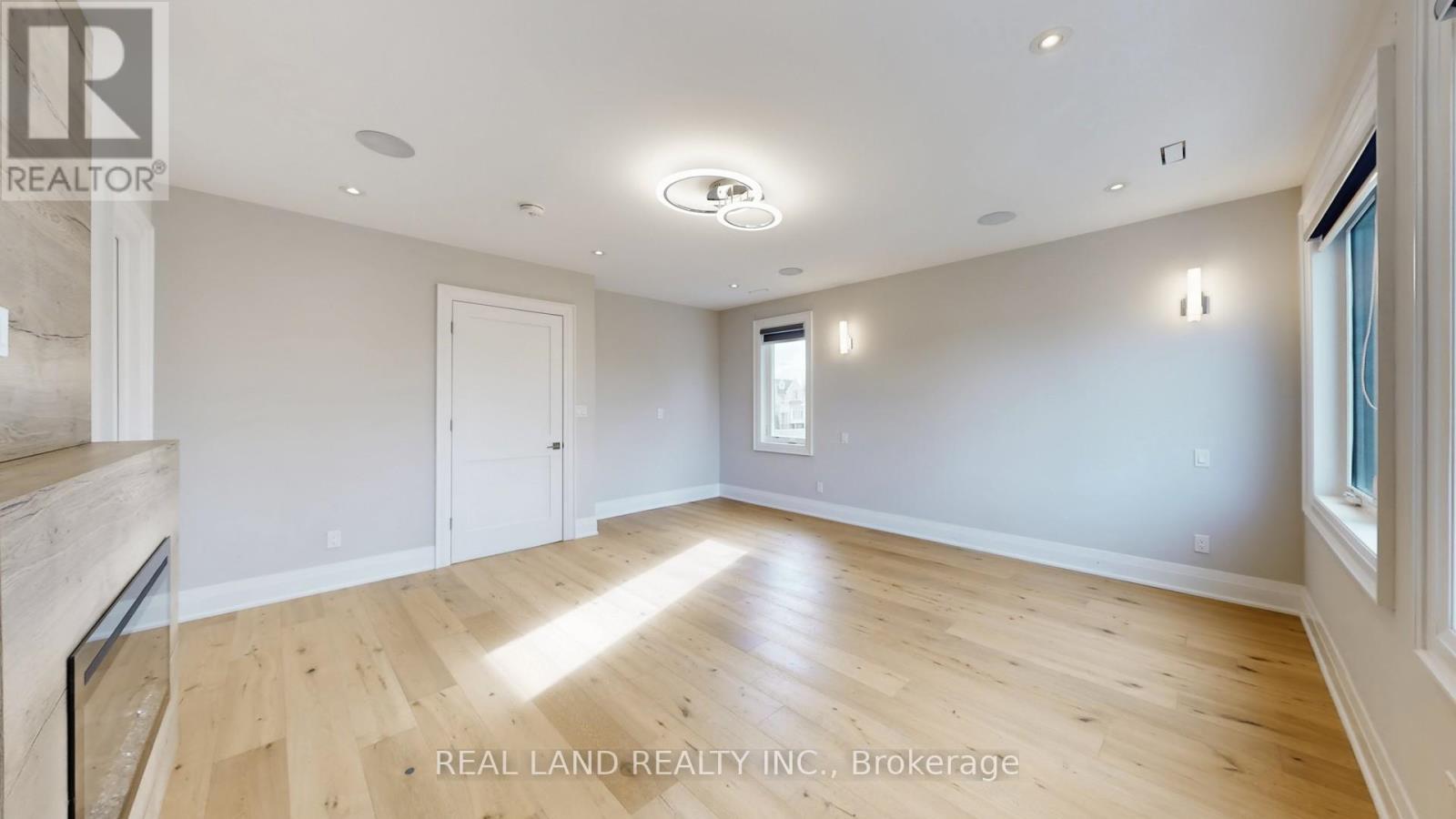 180 GOULDING AVENUE — photo 25