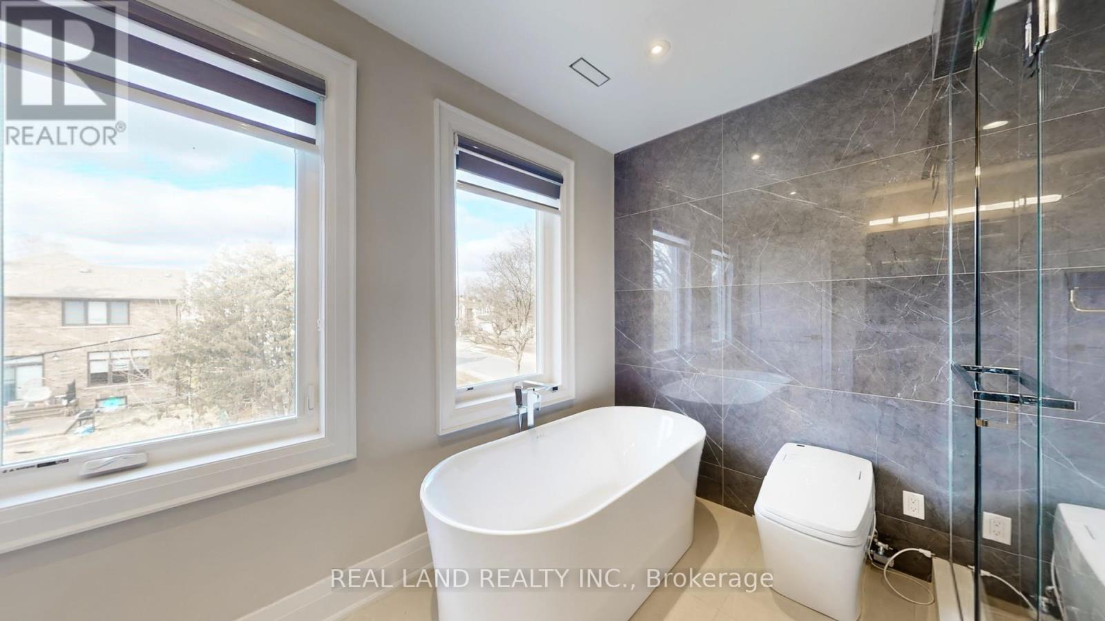 180 GOULDING AVENUE — photo 28
