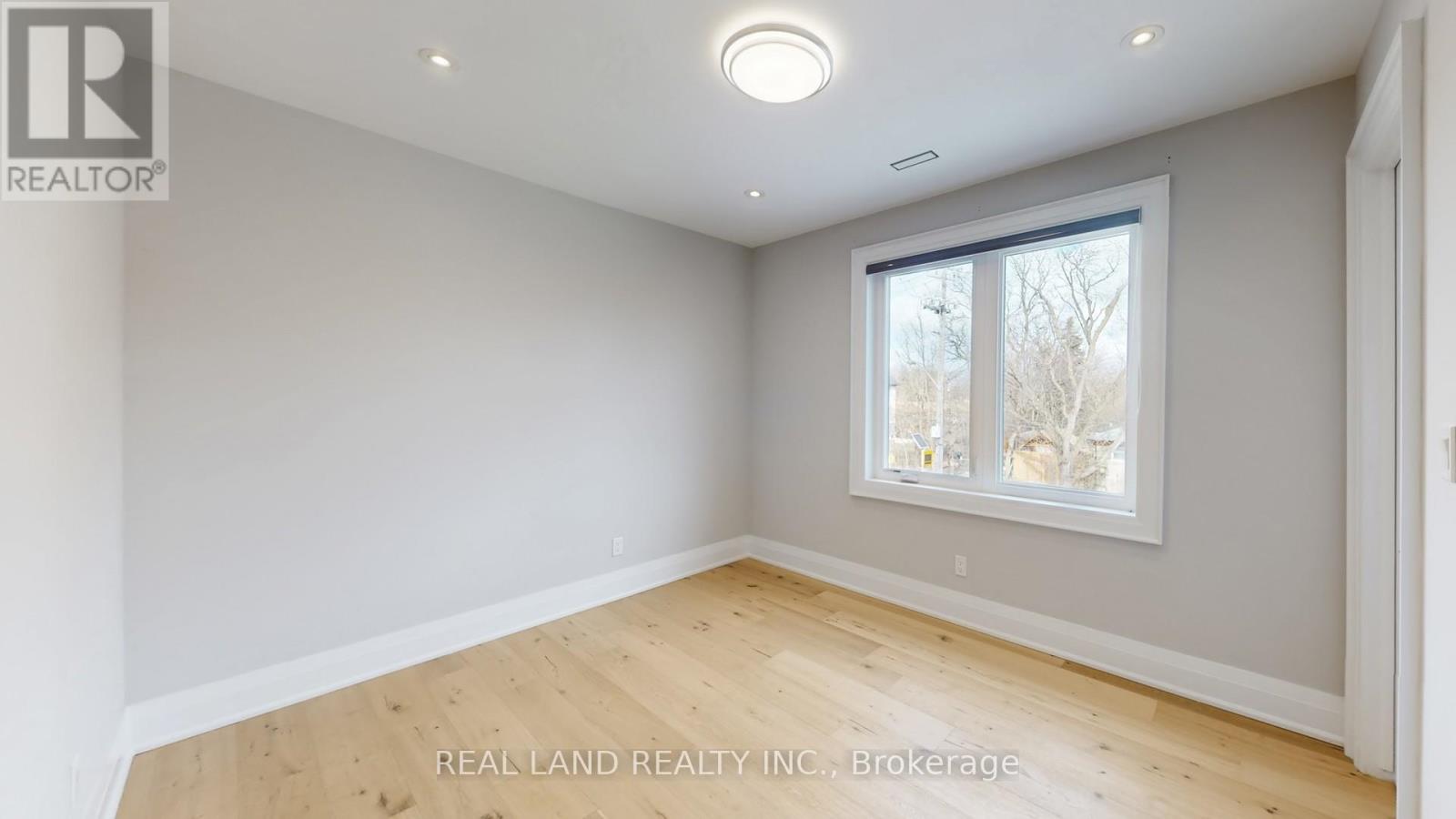180 GOULDING AVENUE — photo 35