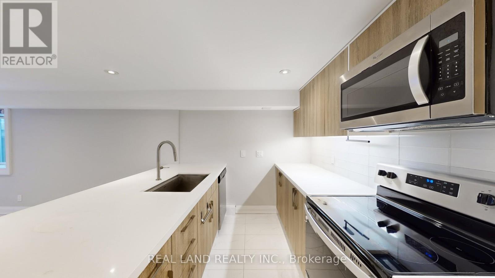 180 GOULDING AVENUE — photo 40