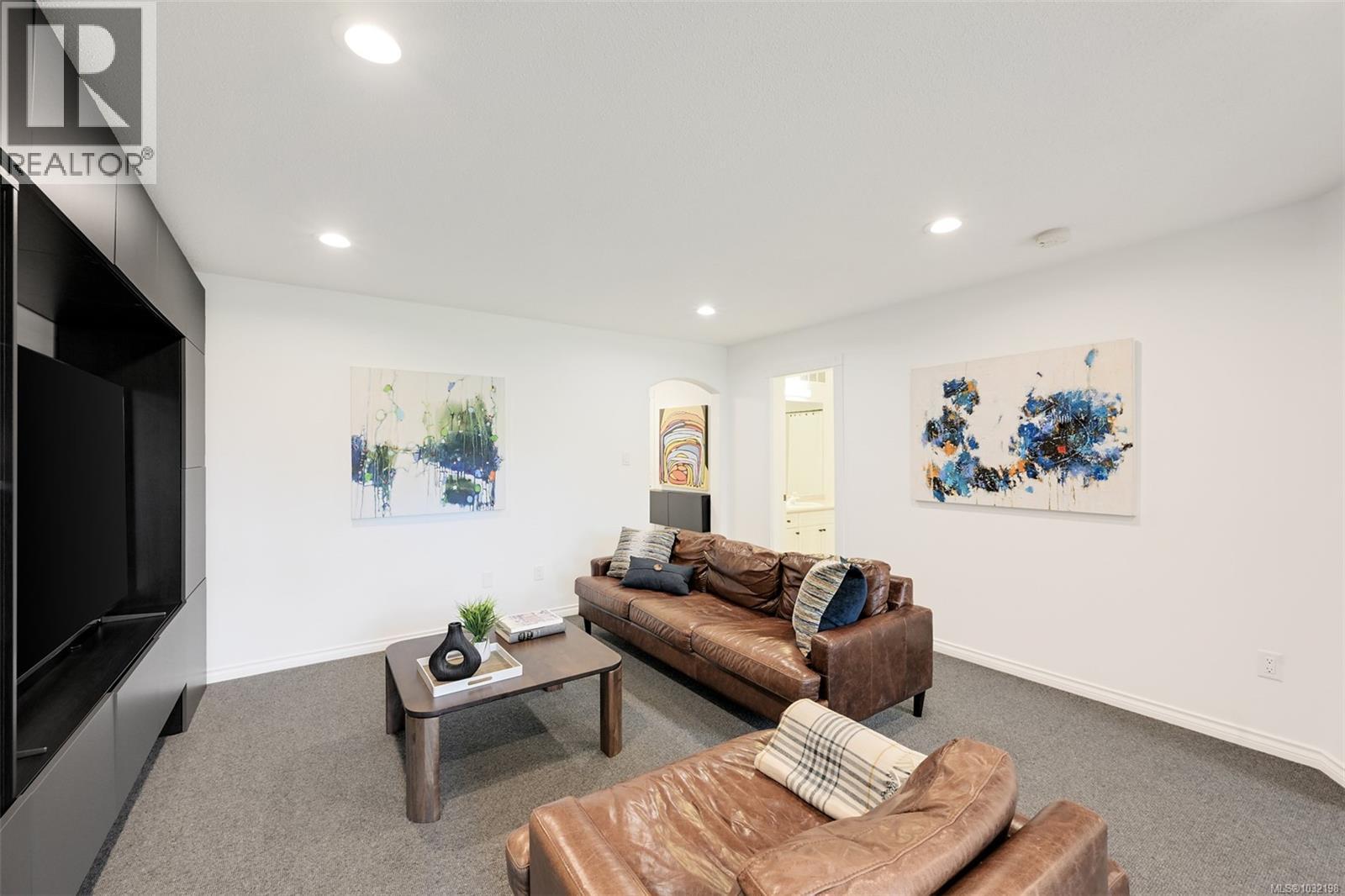 #66 530 MARSETT PL - 33