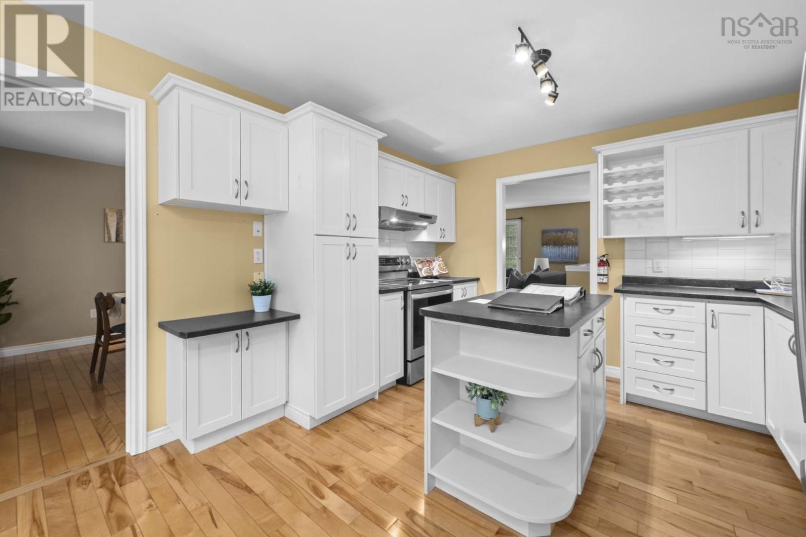 Property 11 of 50 of 32 Bristol Avenue