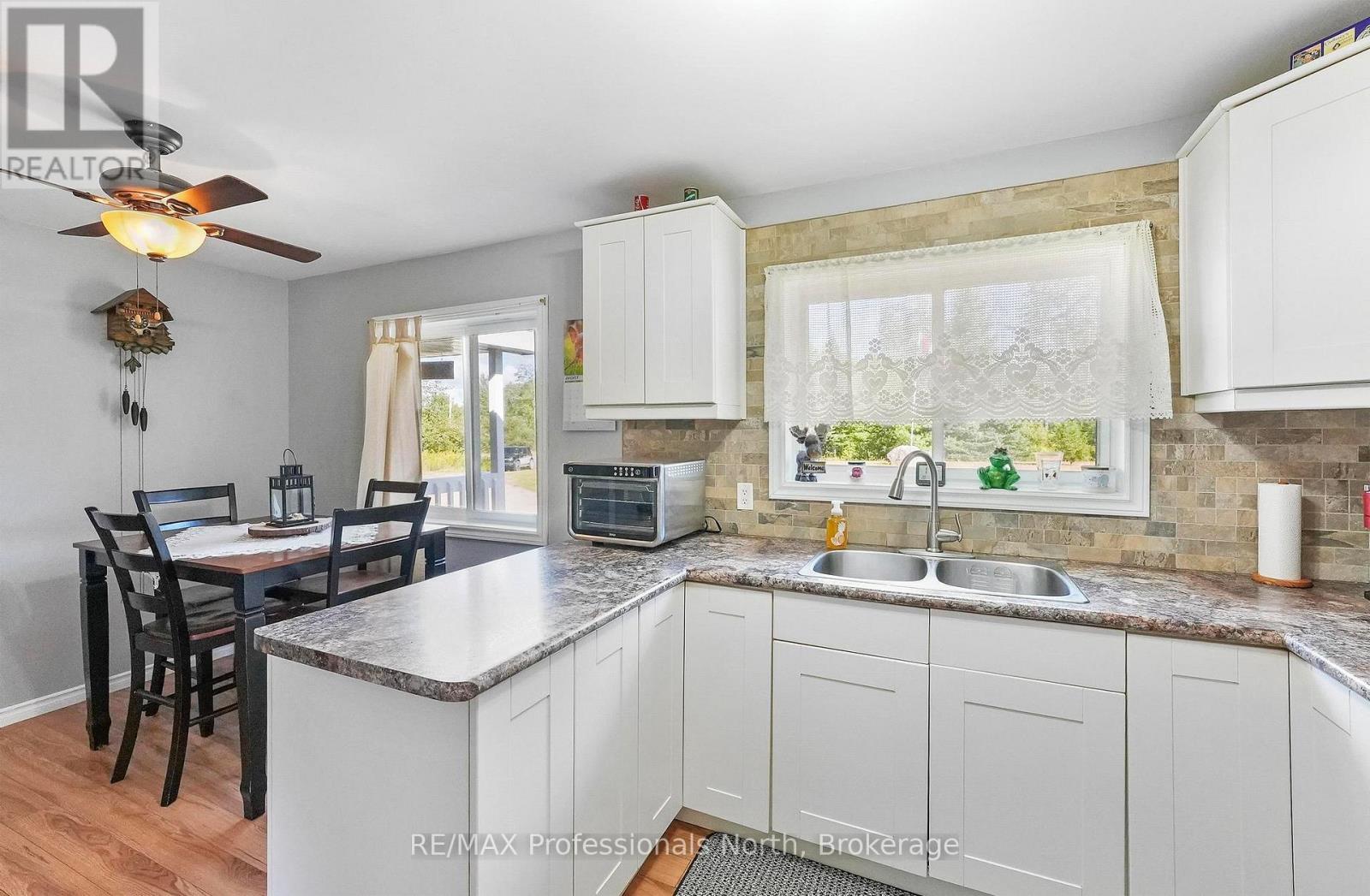 4072 GELERT ROAD - 11