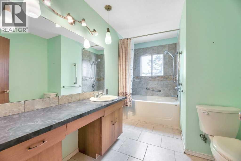 121 Cousin Street - 31