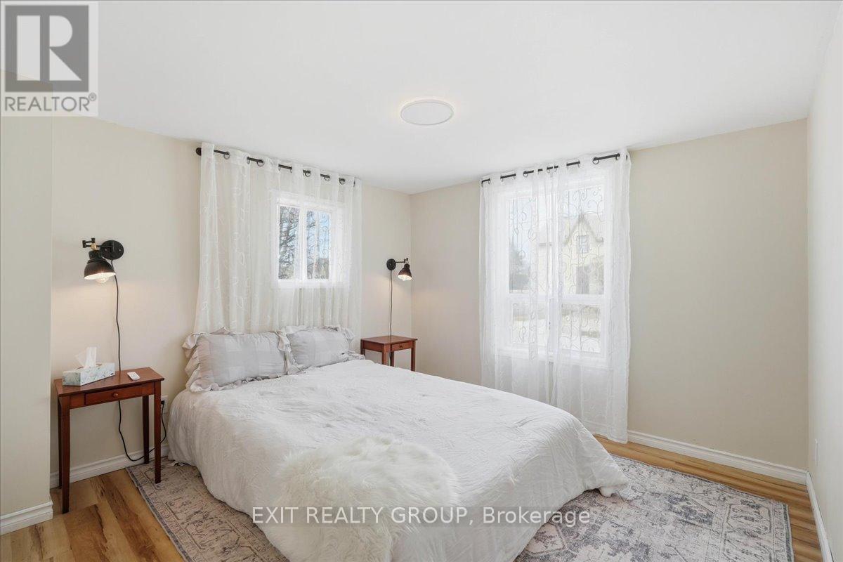 23 HAYES STREET - 15