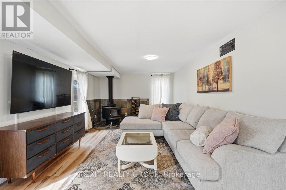 23 HAYES STREET - 3