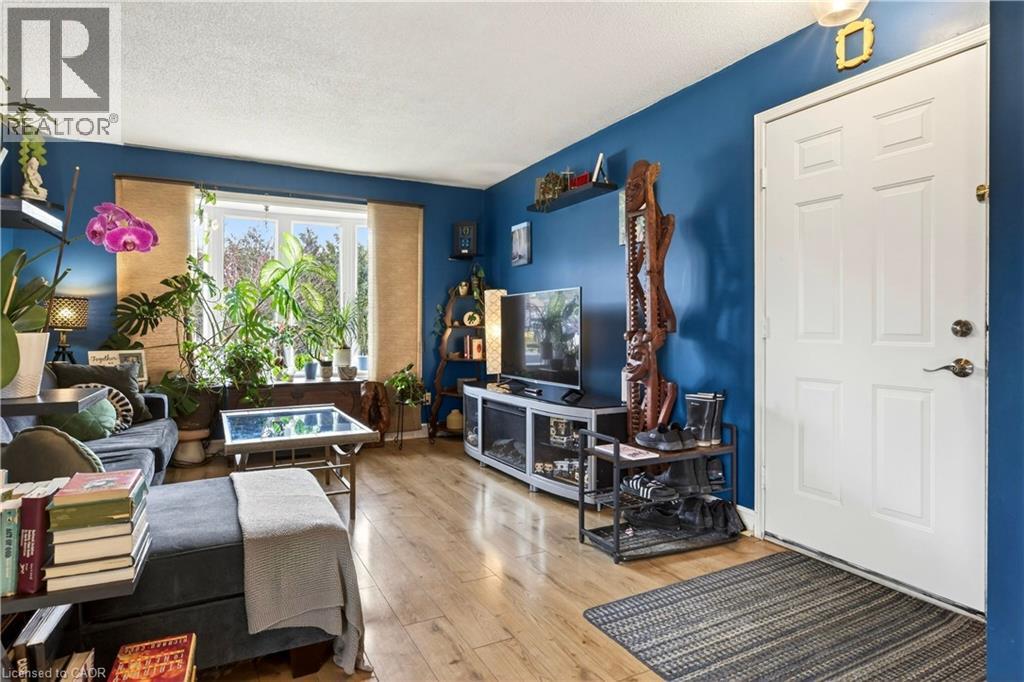 31 KINROSS Street Unit# 1 — photo 2