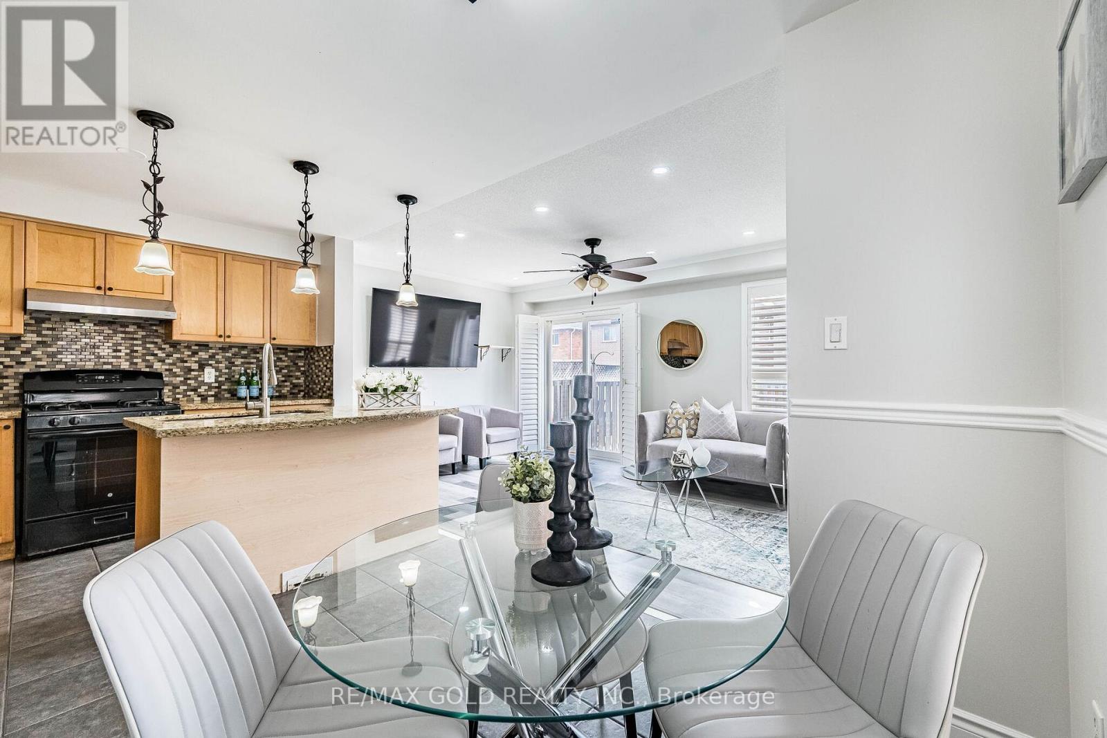 Breakfast Room