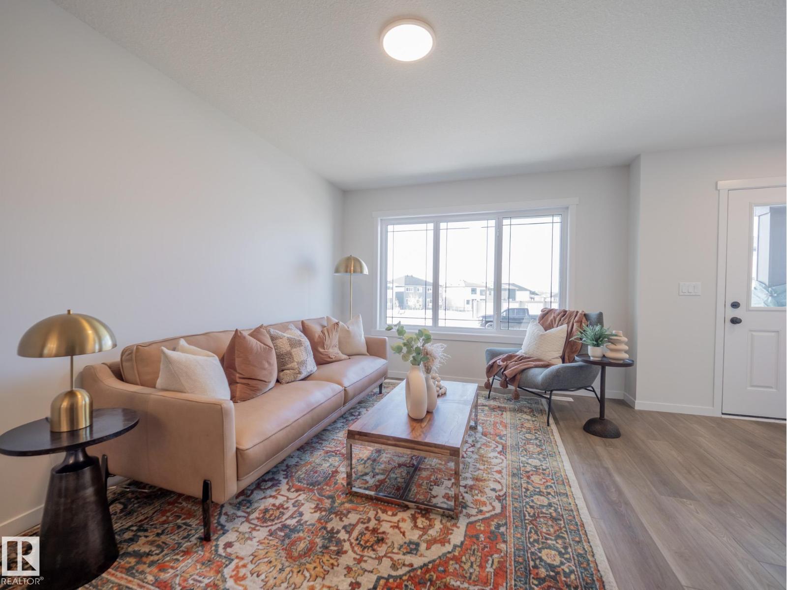 6 BROUGHAM DR - 4