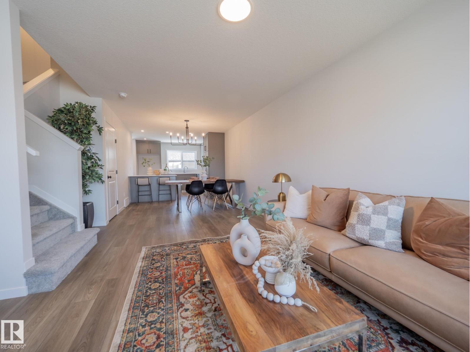 6 BROUGHAM DR - 7
