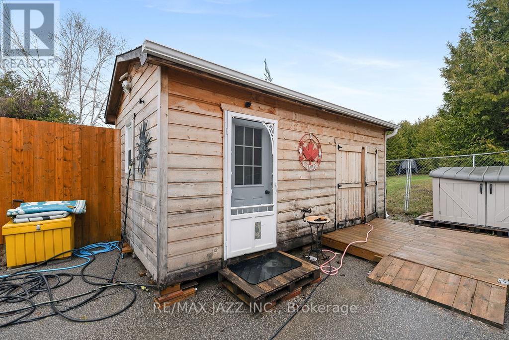 29 GRANDVIEW DRIVE - 33