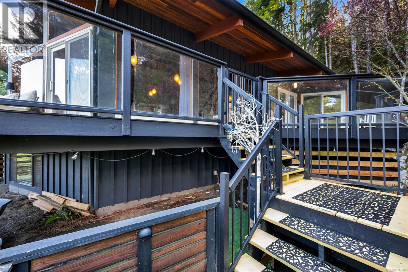 6156 Genoa Bay Rd - 10