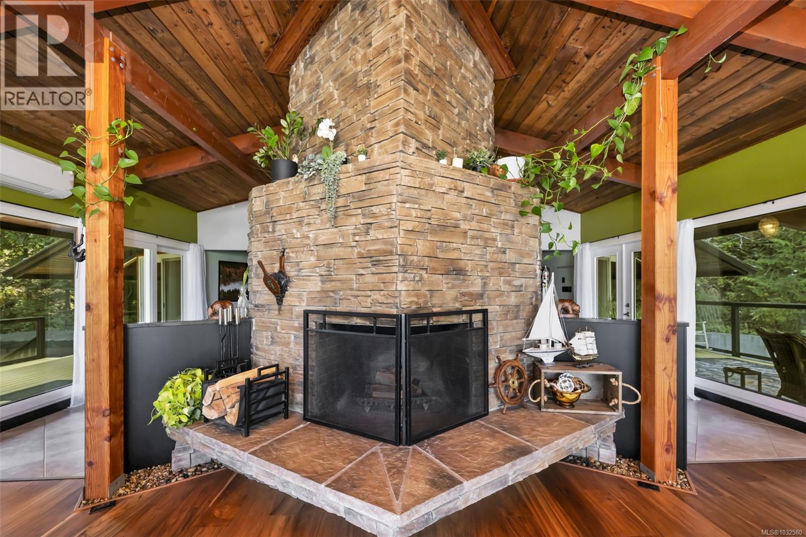 6156 Genoa Bay Rd - 23