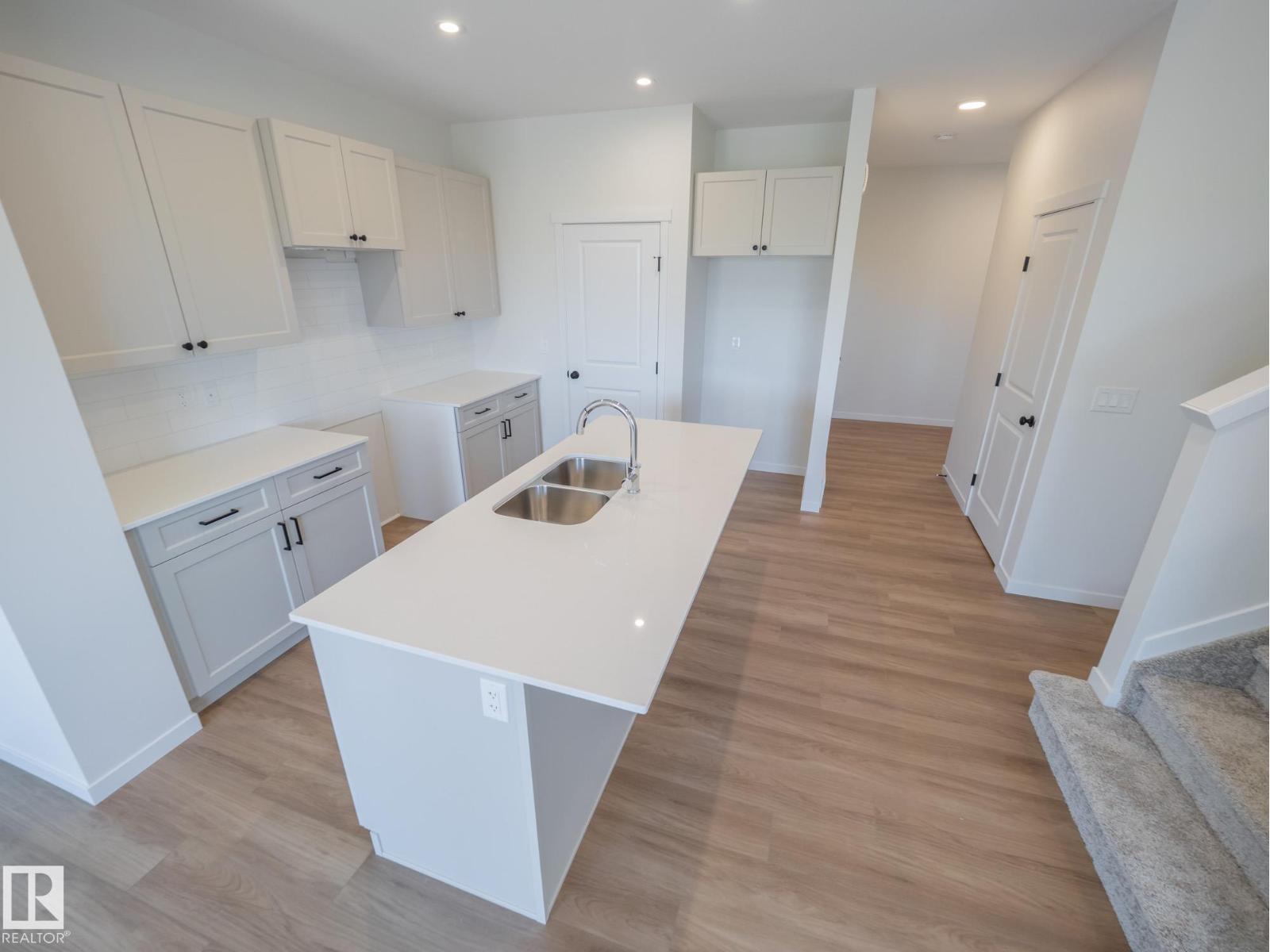 22503 87 AV NW - 11