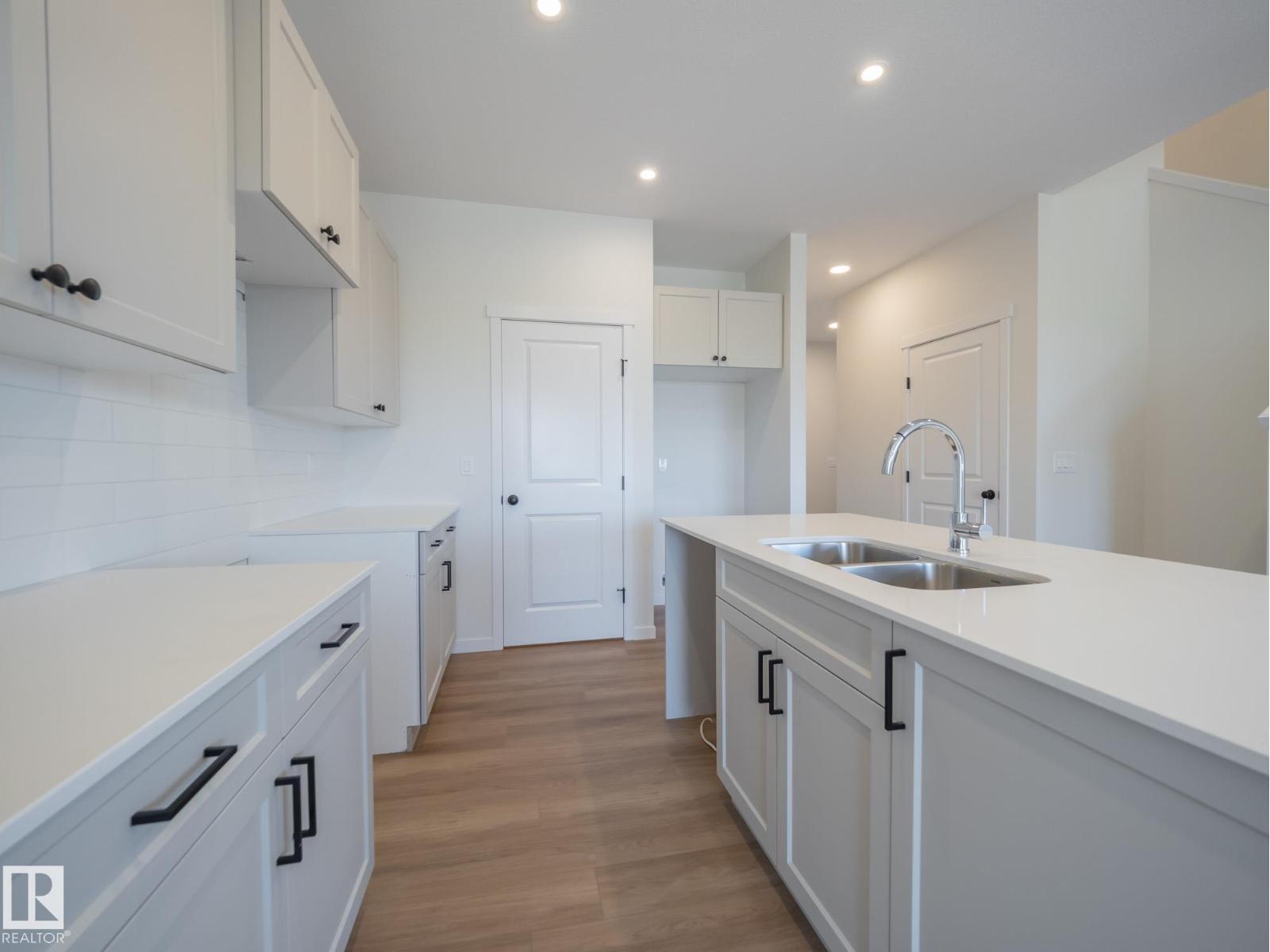 22503 87 AV NW - 12