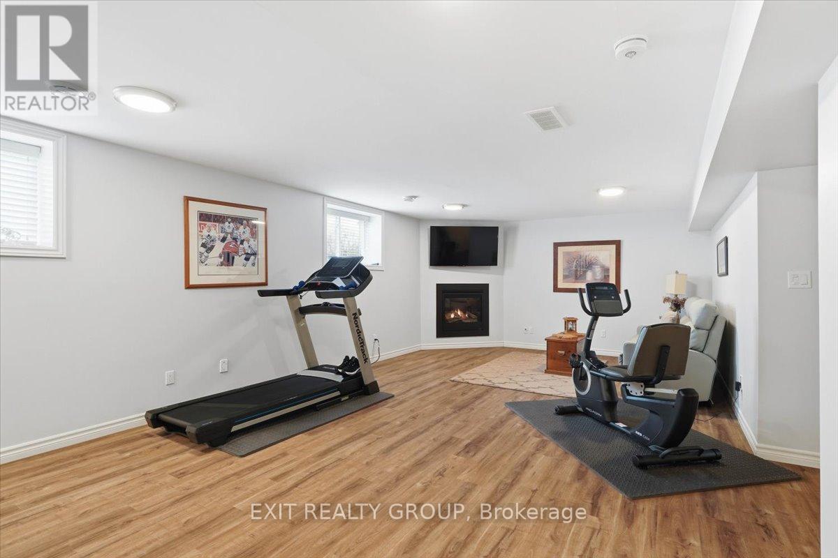 12 DORCHESTER DRIVE — photo 26