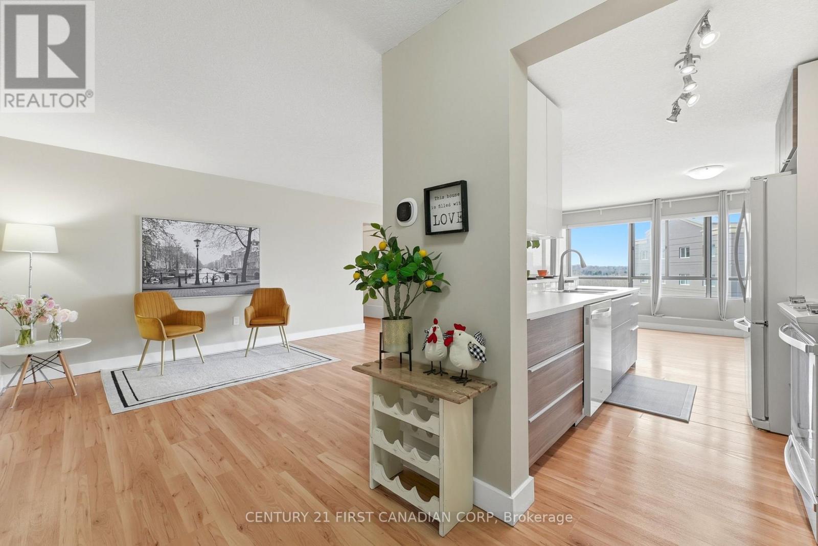 1007 - 570 PROUDFOOT LANE — photo 10