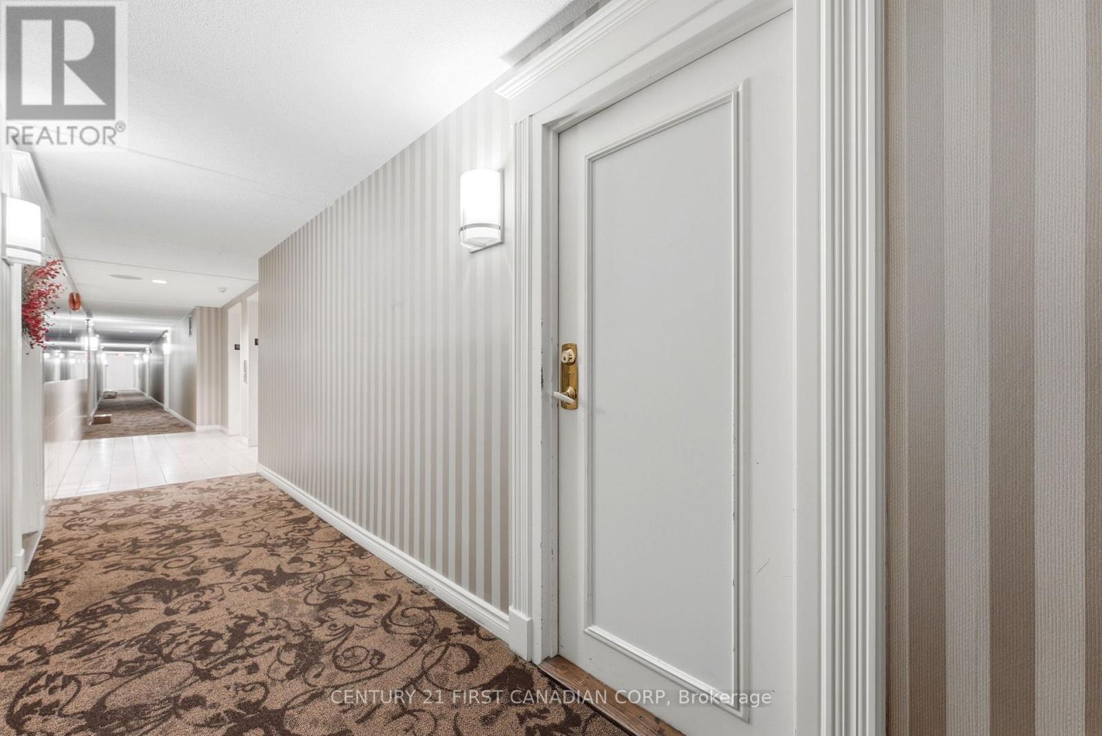 1007 - 570 PROUDFOOT LANE — photo 4