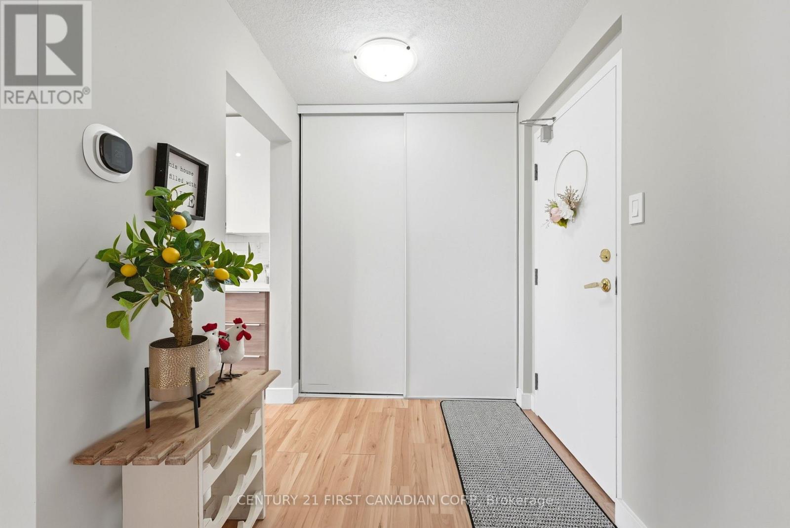 1007 - 570 PROUDFOOT LANE — photo 5