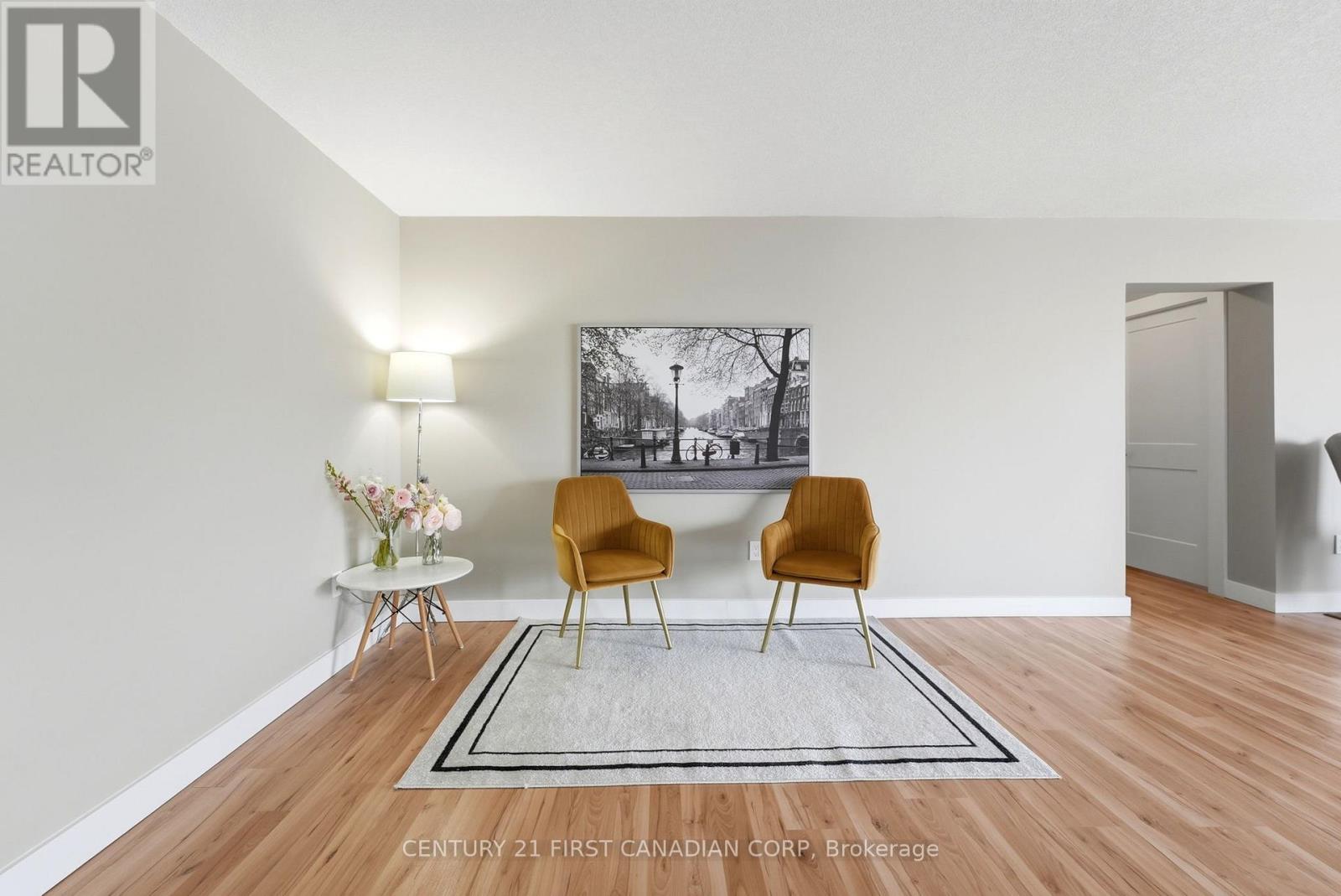 1007 - 570 PROUDFOOT LANE — photo 7