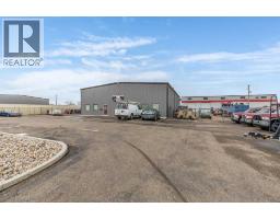 81 Brier Estates Way Nw, Medicine Hat, AB T1C0B2 Photo 7