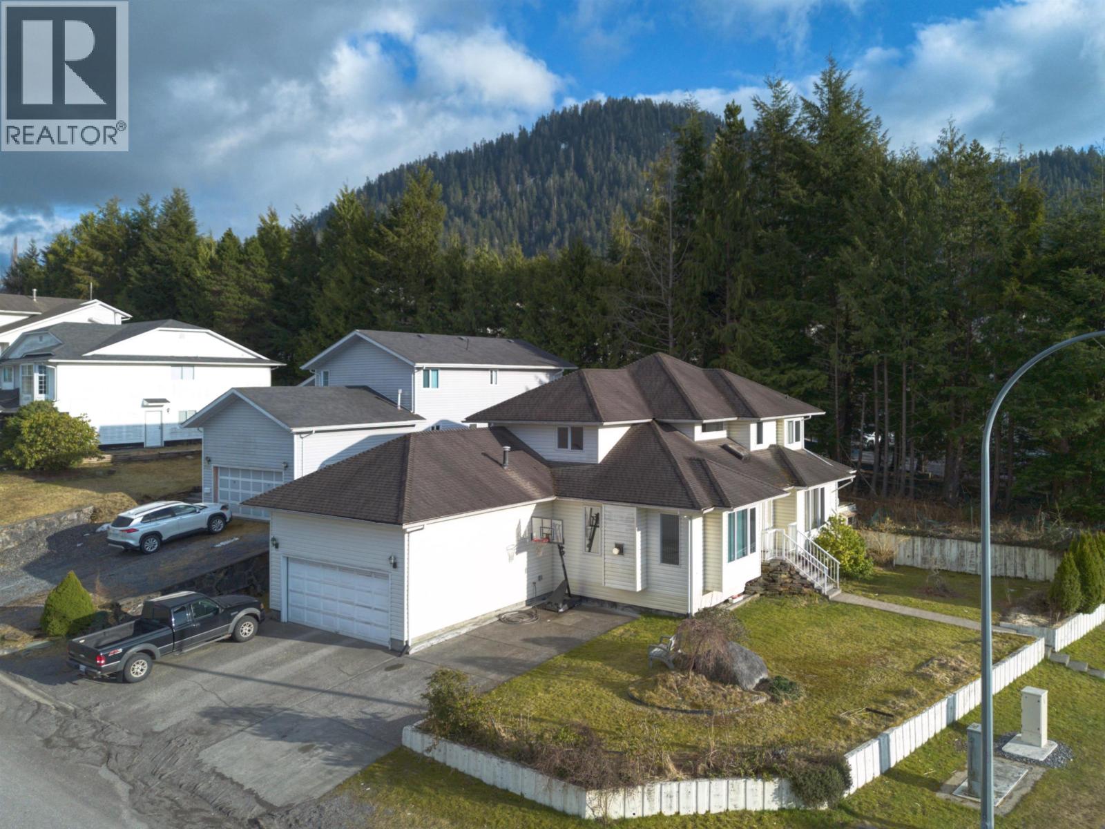 896 PRINCE RUPERT BOULEVARD - 1