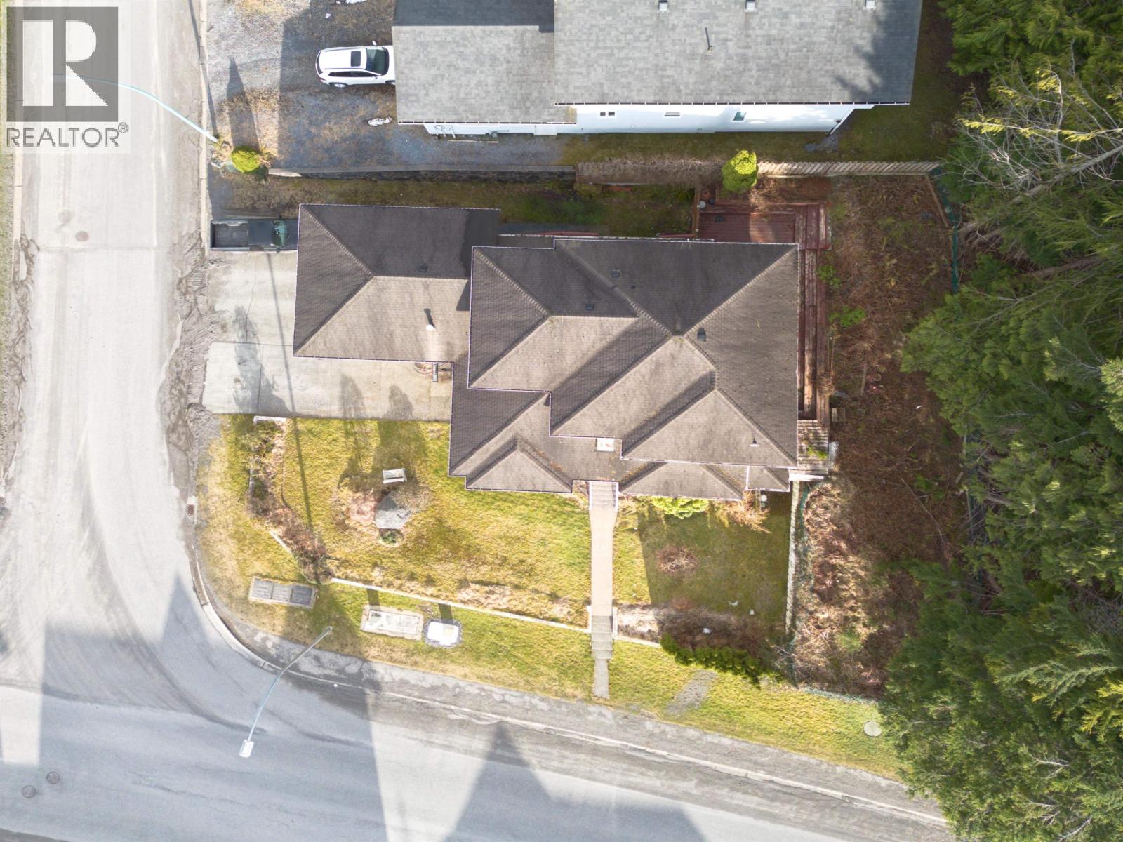 896 PRINCE RUPERT BOULEVARD - 23