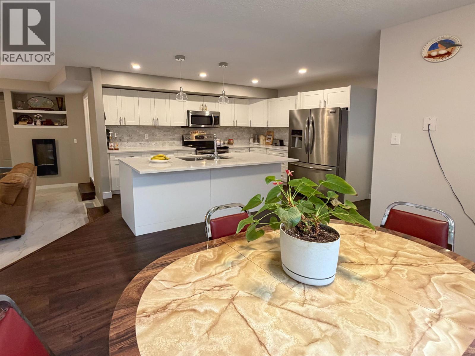 896 PRINCE RUPERT BOULEVARD - 6