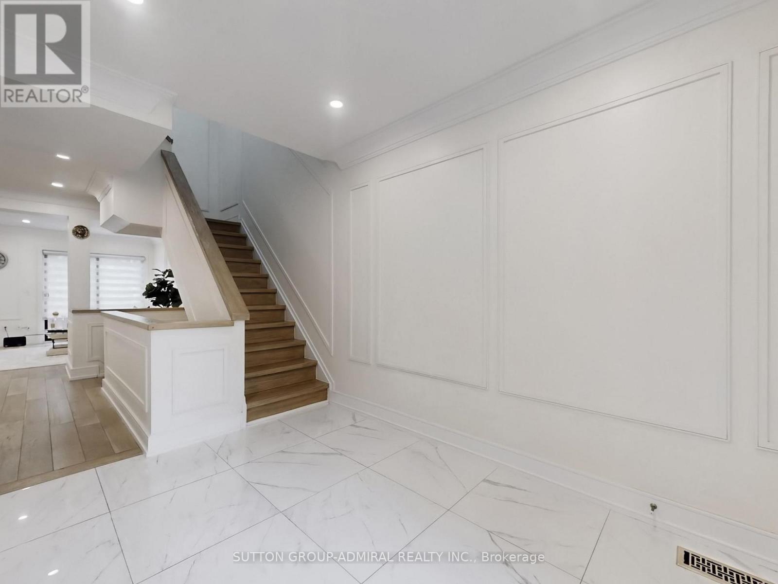 #2 296 TORRESDALE AVENUE - 26