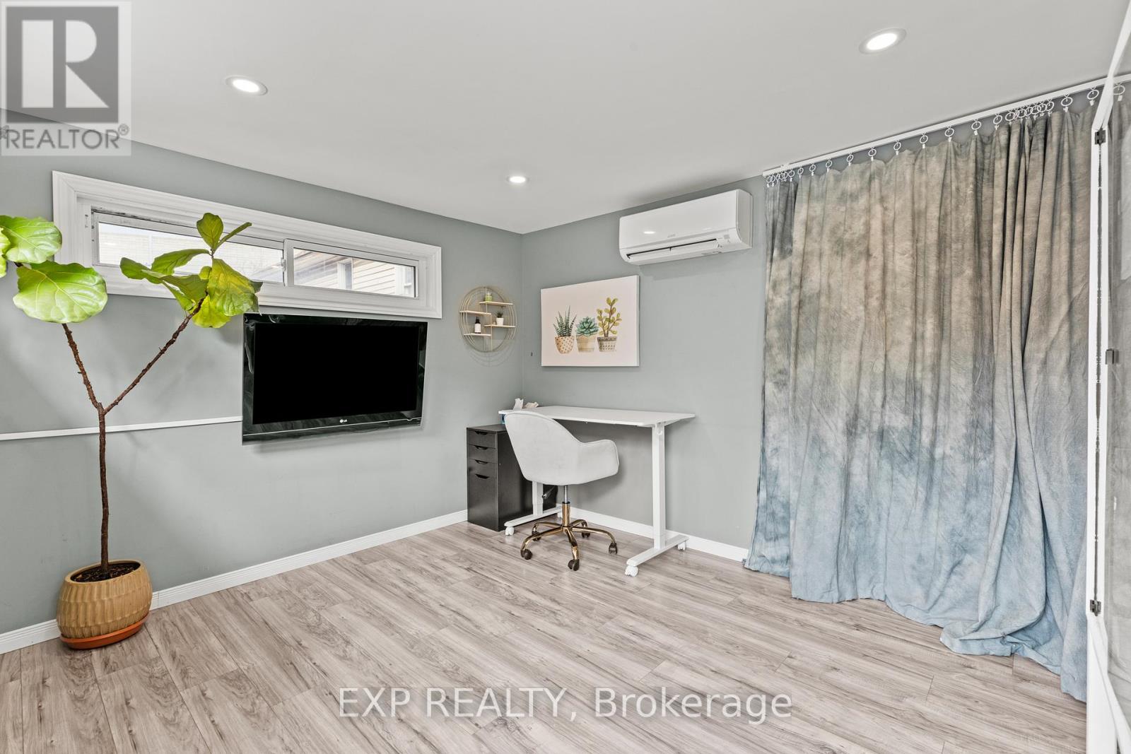 14 DUNLOP DRIVE - 36