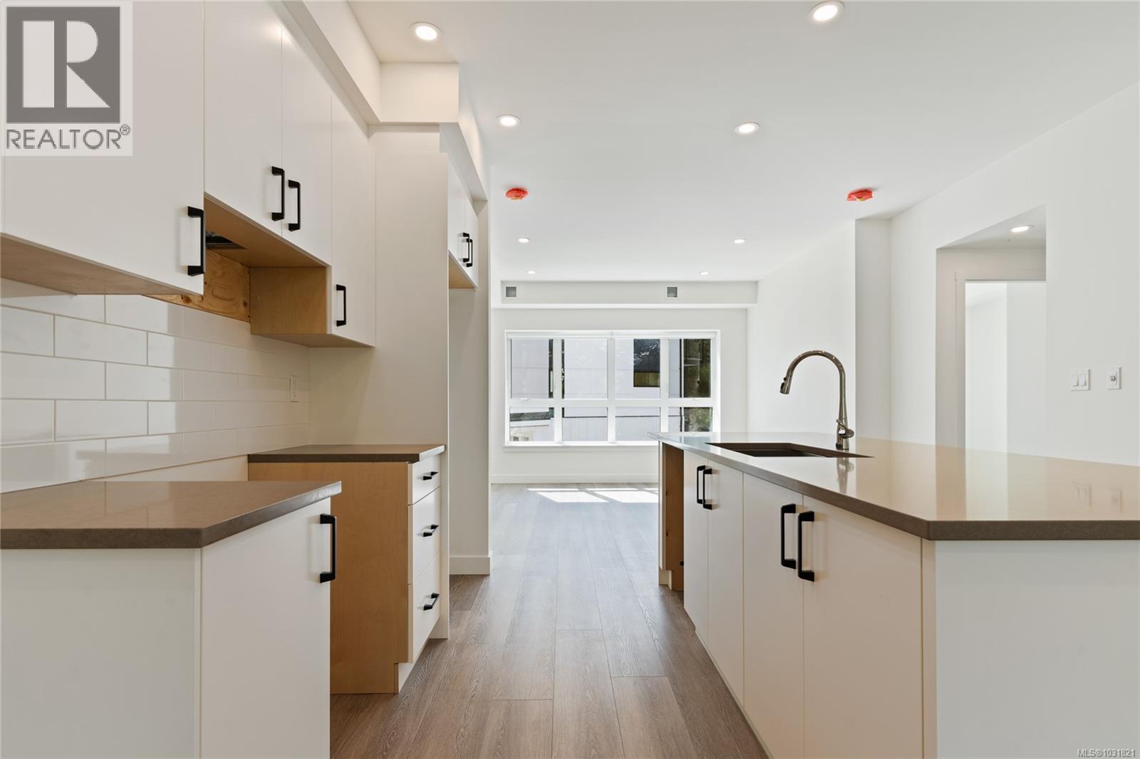 1222 DRIFTER END - 34