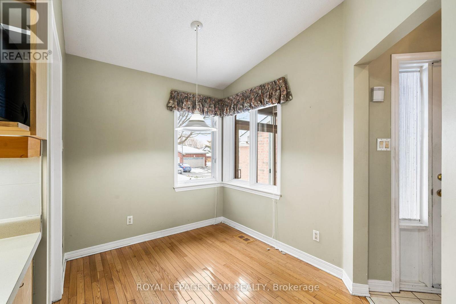 10 QUINTERRA COURT — photo 15