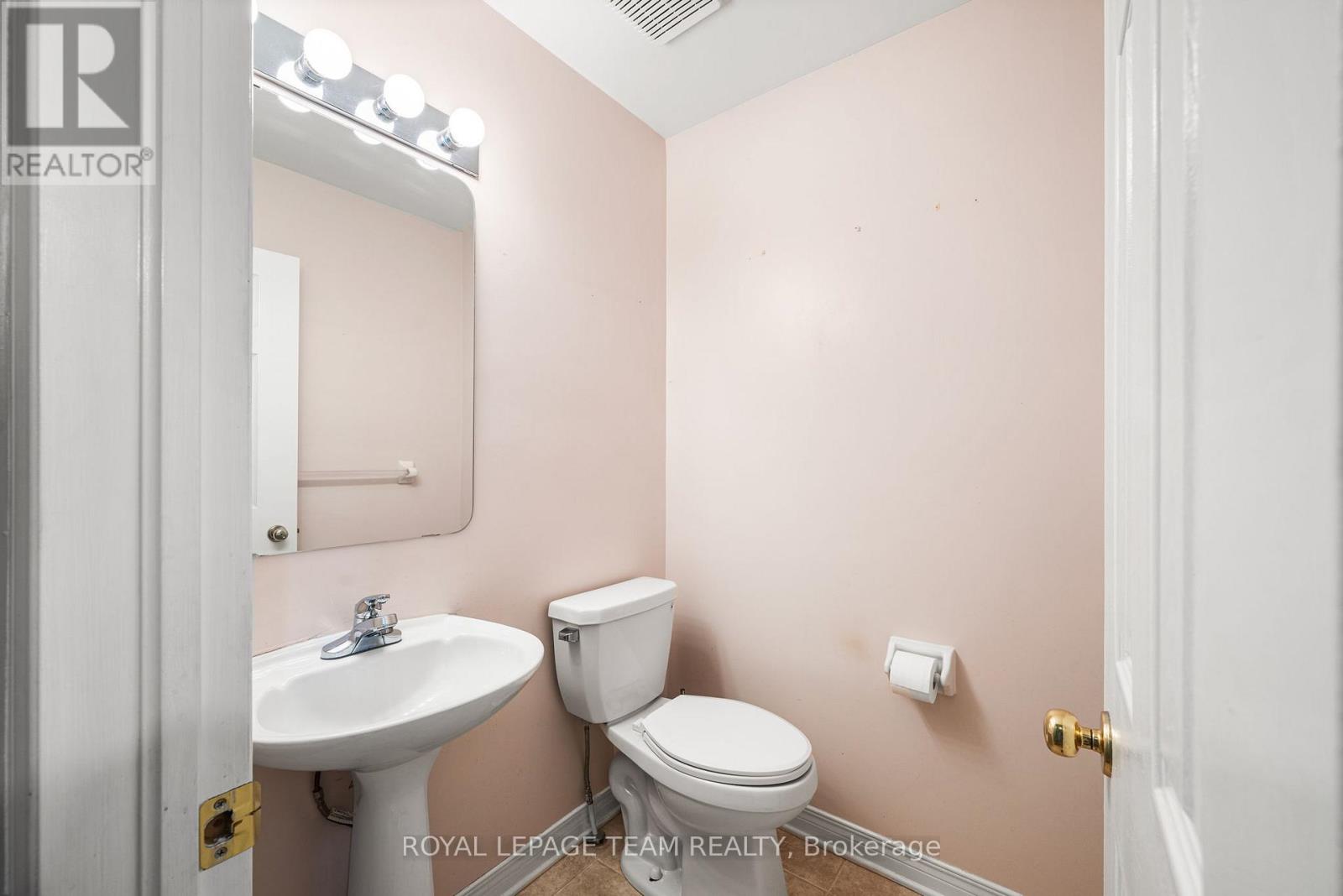 10 QUINTERRA COURT — photo 33