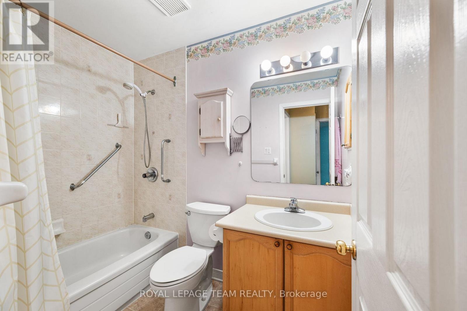 10 QUINTERRA COURT — photo 32