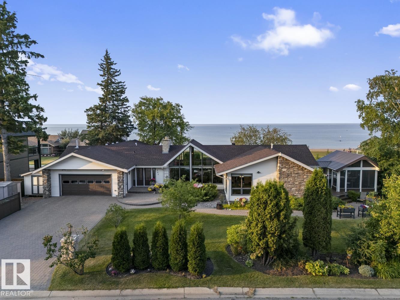 203 PINE AV - 1