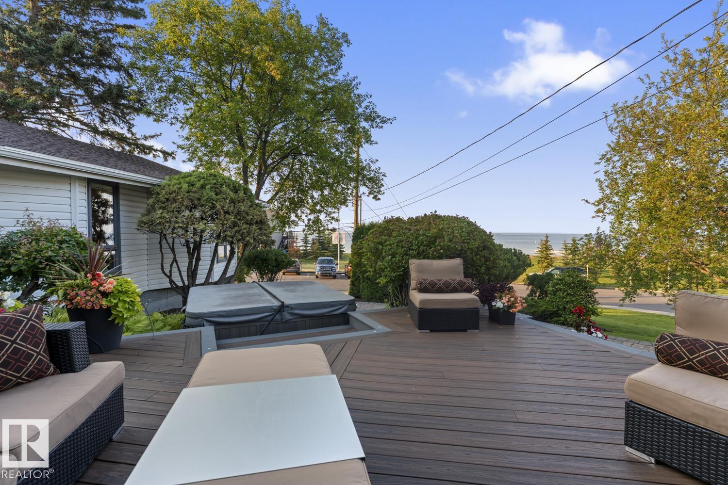 203 PINE AV - 43