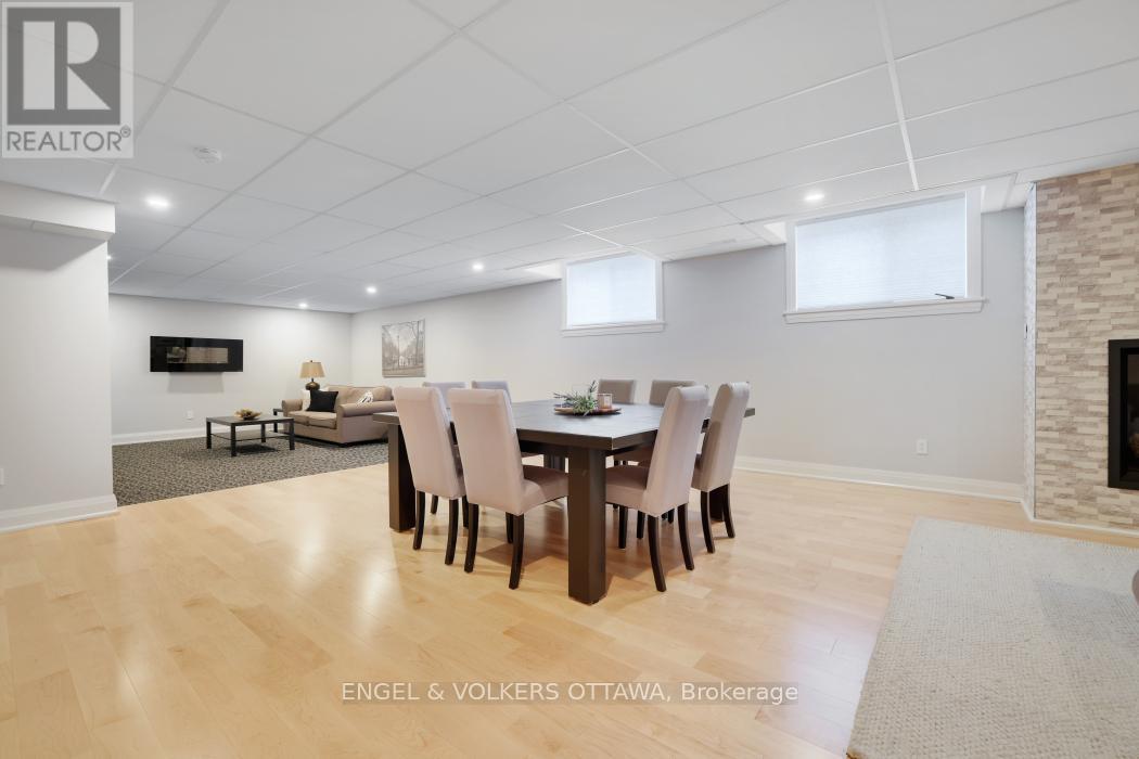 1296 BANKFIELD ROAD — photo 33