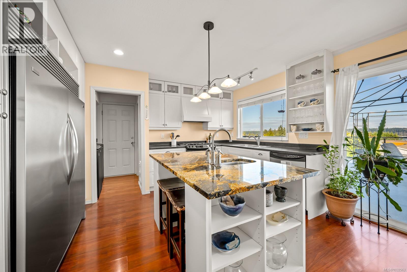 261 Alder St - 14