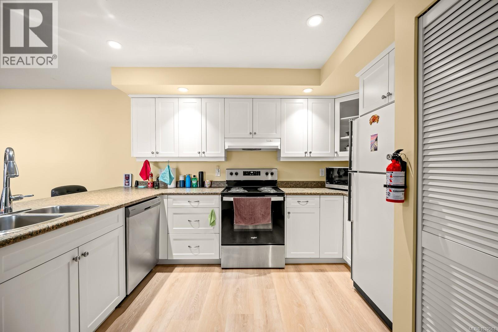 261 Alder St - 29