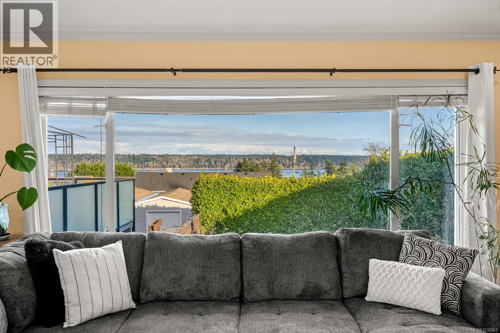 261 Alder St - 7