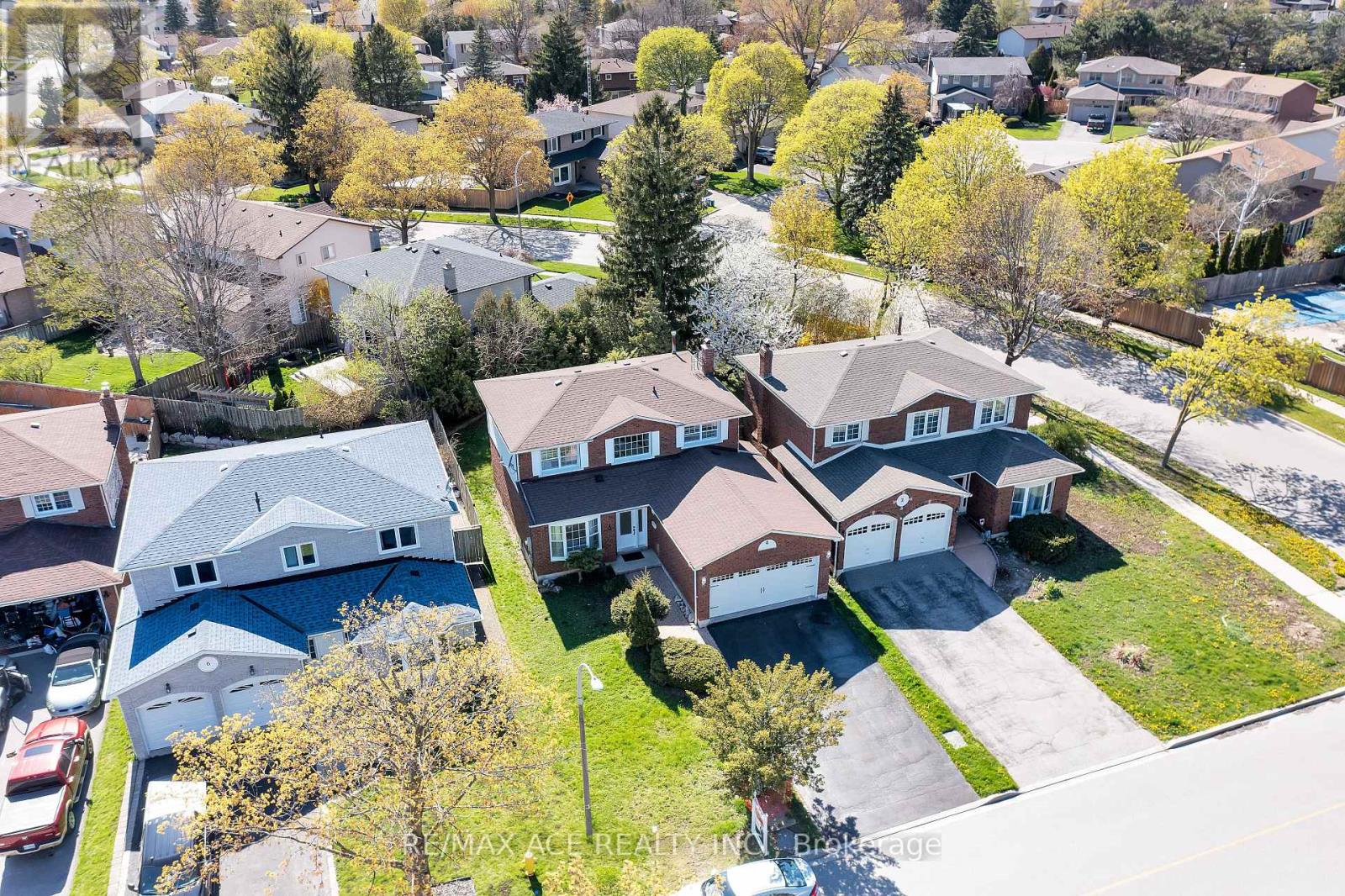 4 BROUGHTON COURT - 4