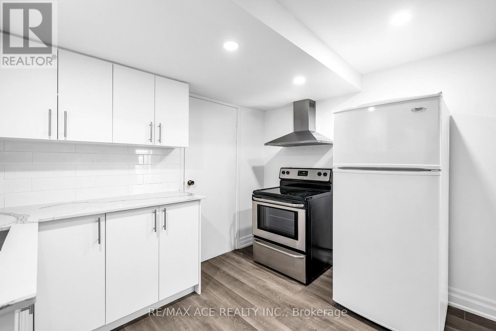 4 BROUGHTON COURT - 40
